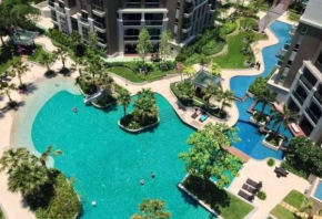 Lot of Food Night Market Swimming Pool Very Near Train MRT Big Shopping Malls
